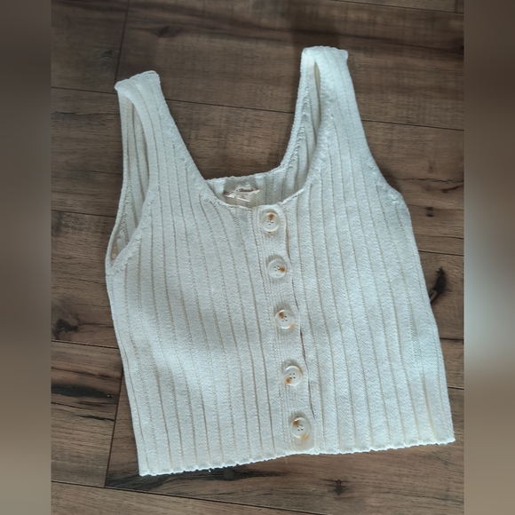 Cream Top - Picture 2 of 3